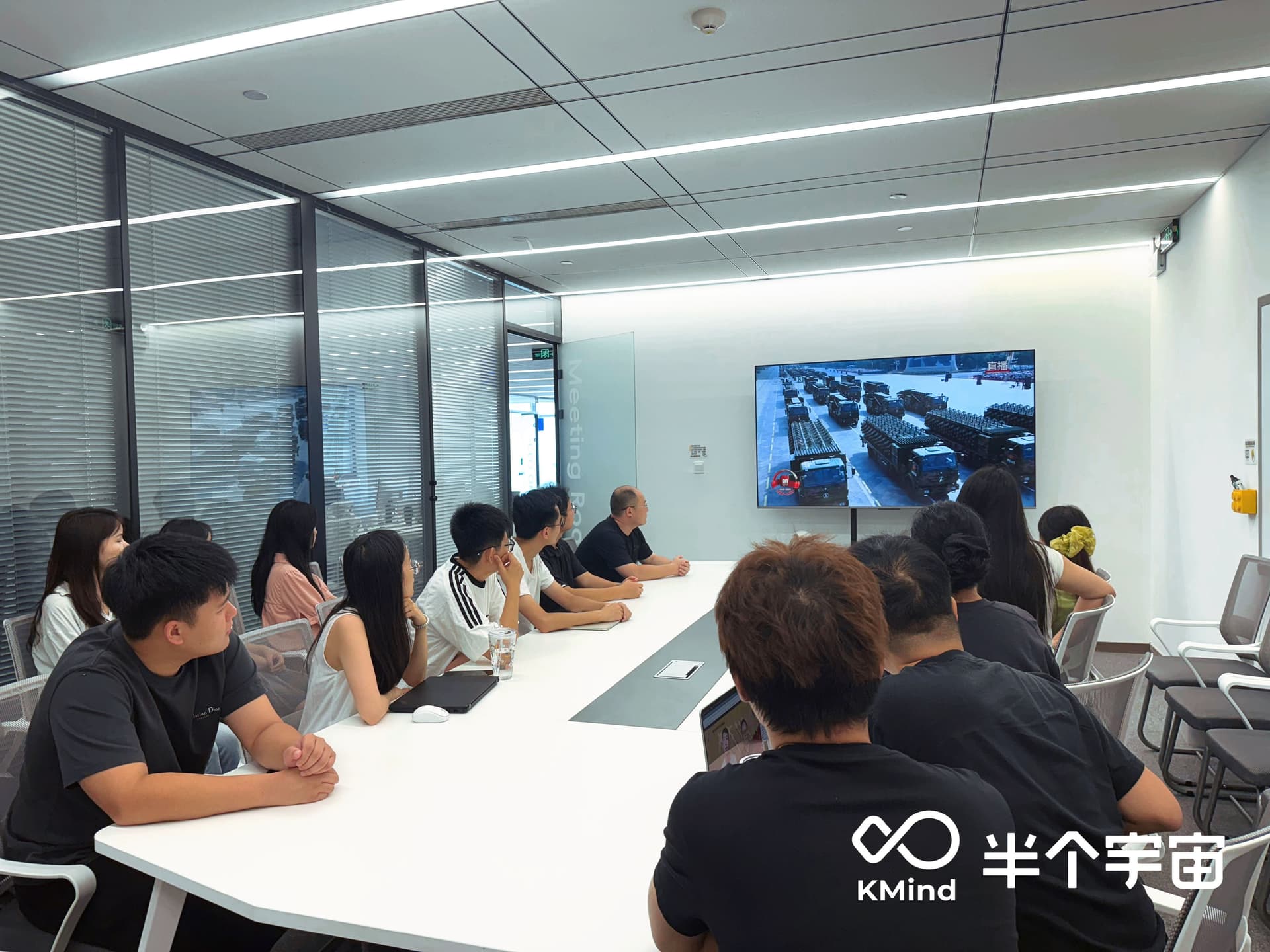 【全员观阅兵】铭记历史，汲取奋进力量！